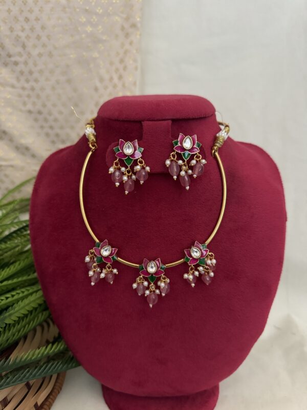 Premium Lotus Charm Hasli