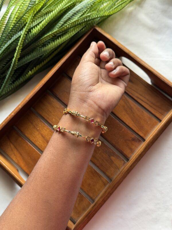 Premium Bangle 2/8