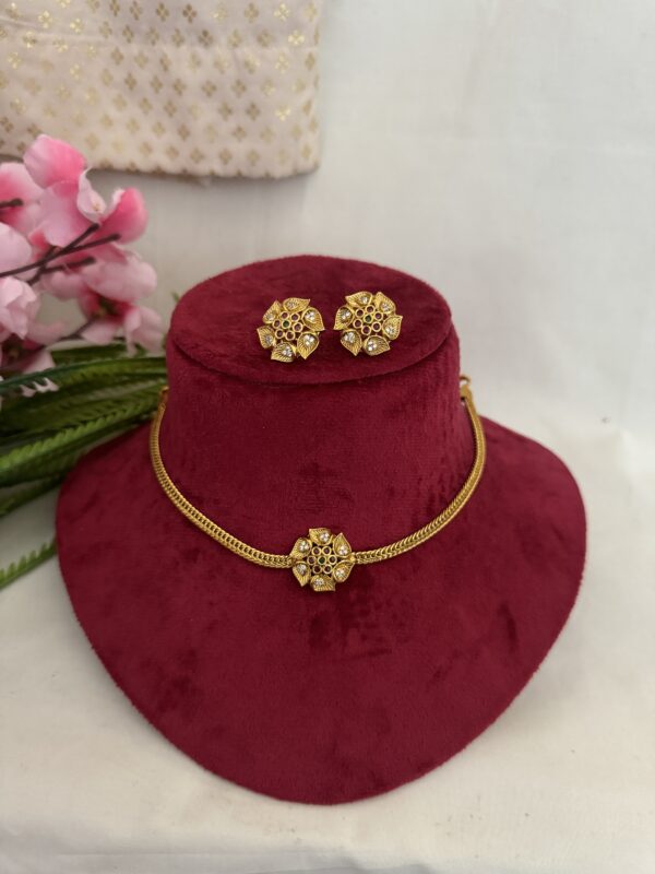 Premium Flower Choker