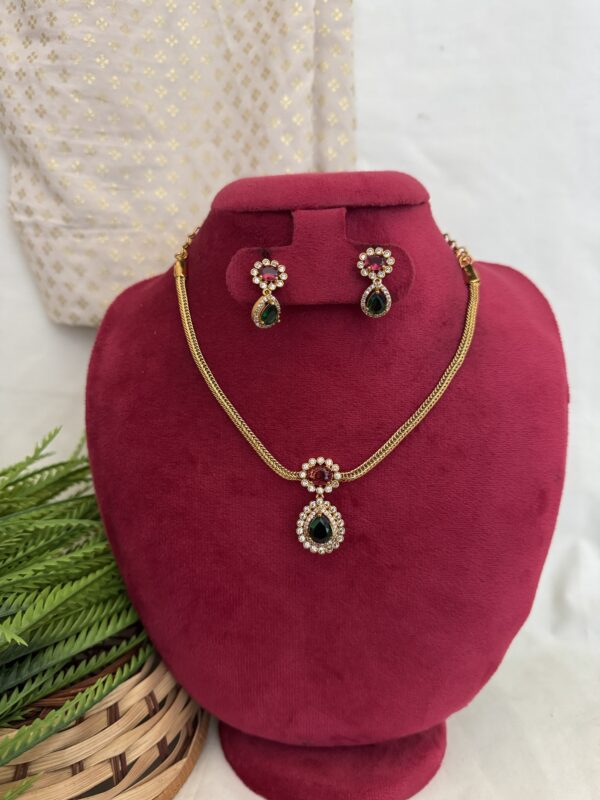 Teardrop Glam AD Necklace Set With Back Chain