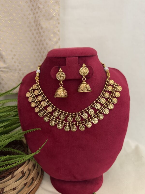 Layer Coin Necklace