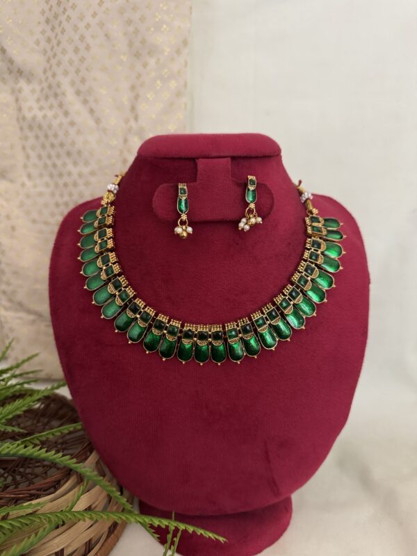 Maharani Enamel Palakka Necklace - Green
