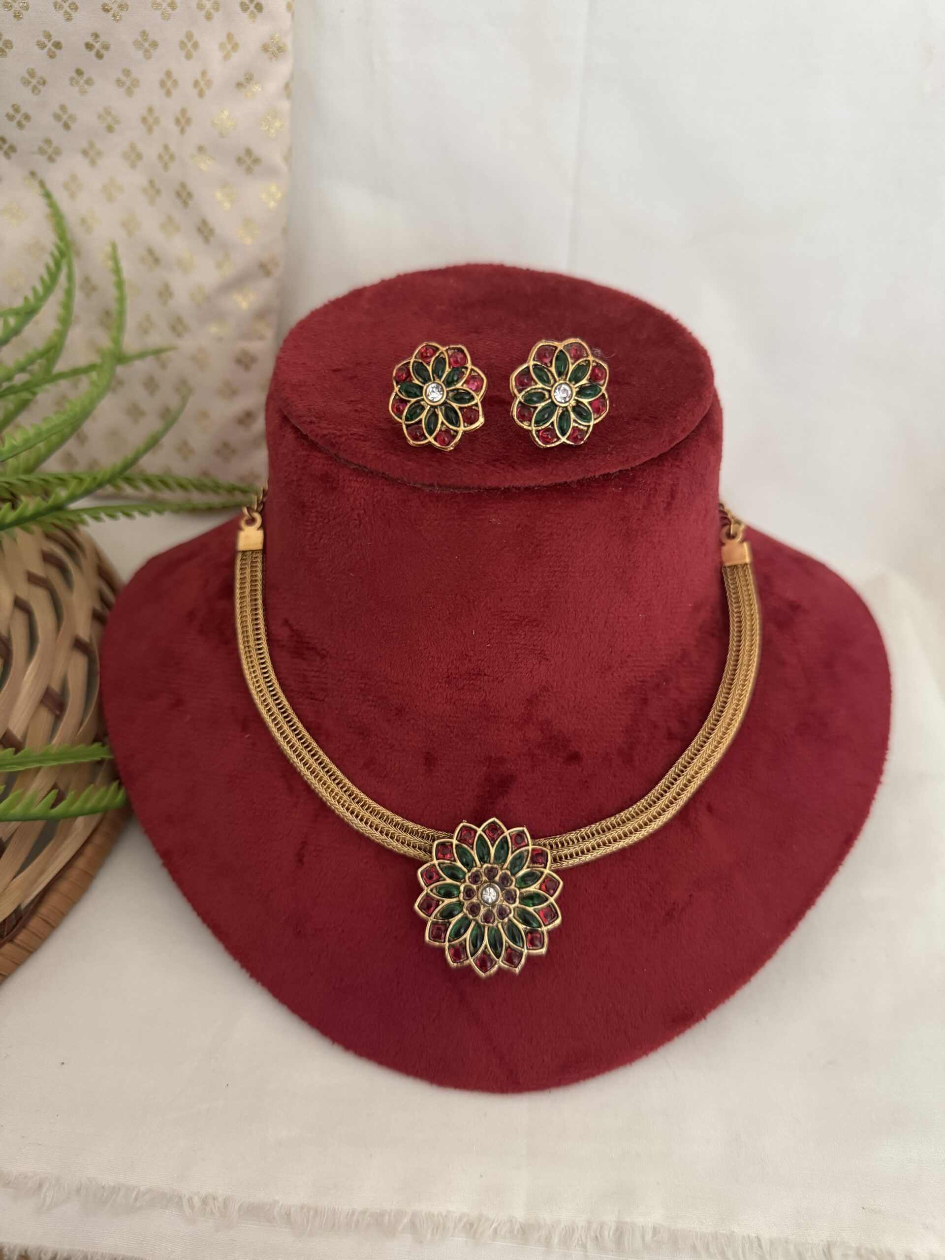 Pavazham Flower Hasli