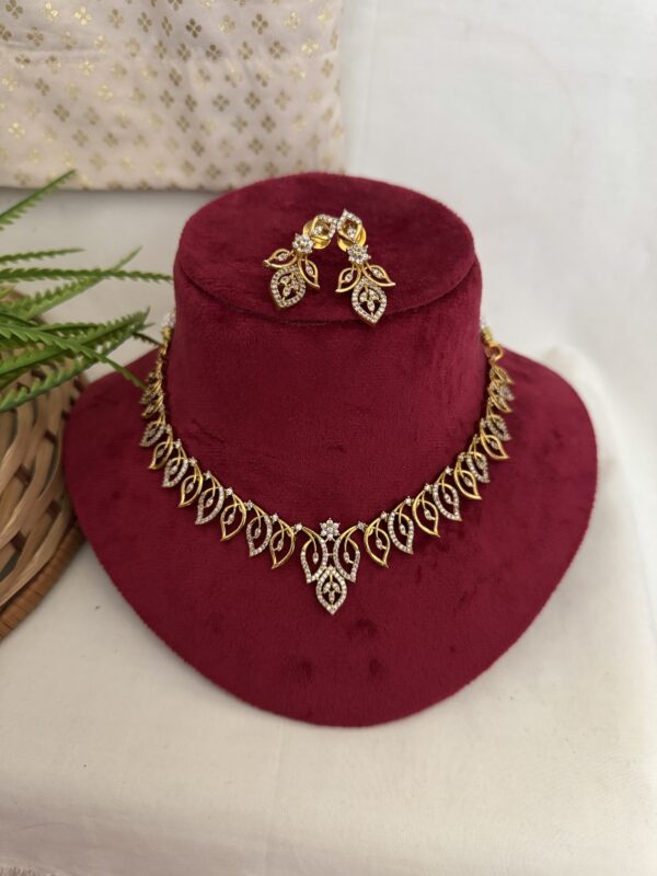 Veenus Big Diamond Necklace
