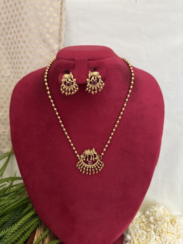 Yanai Kirthi Short Haram - Ruby