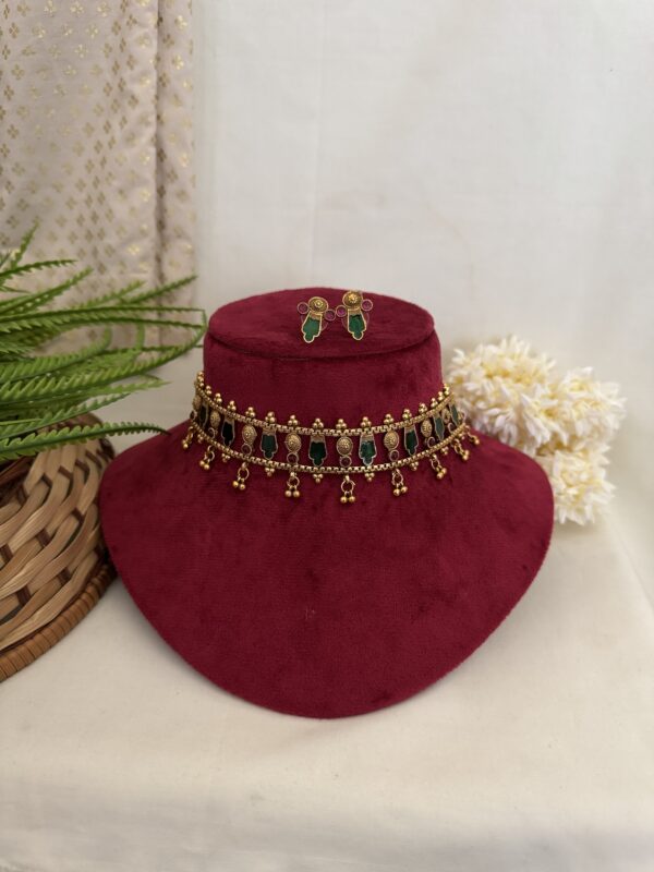 Vaibhavi Coin Choker