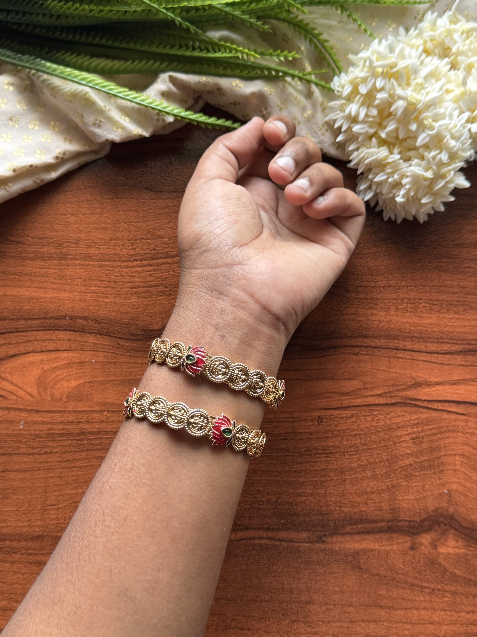 Lotus Glow Bangles 2/4