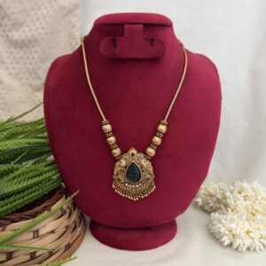 Elegant Necklace - Green