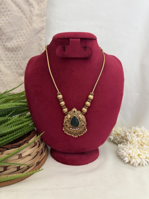 Elegant Necklace - Green