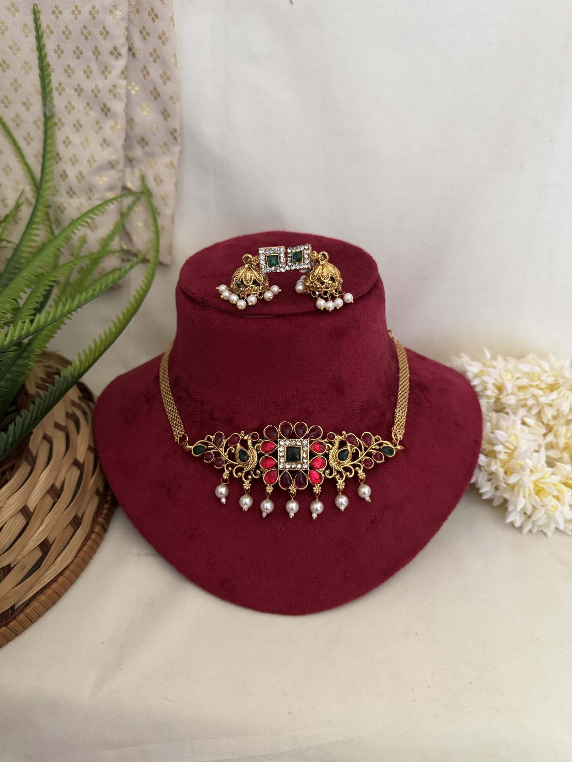 Manjusha Choker