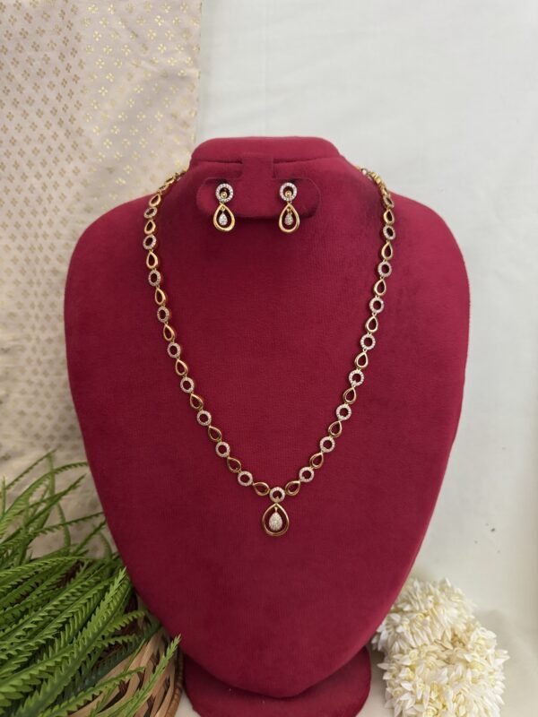 Aarvi Teardrop Diamond Haram
