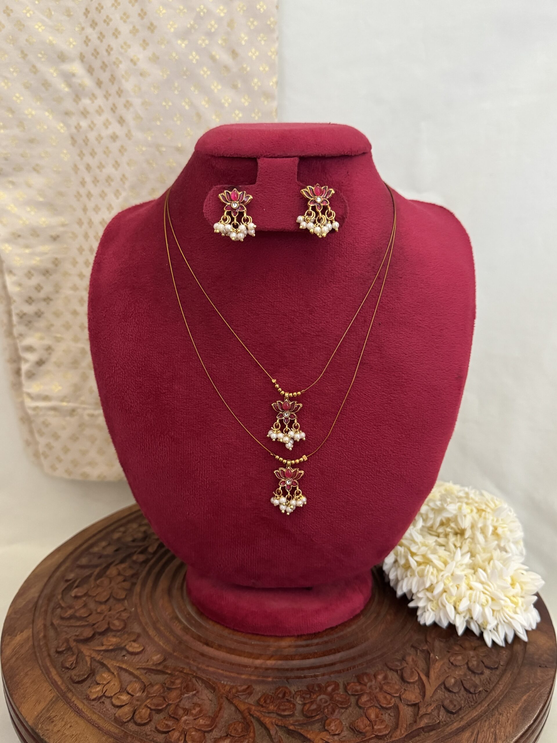 Lotus Grace Invisible Set – Ruby