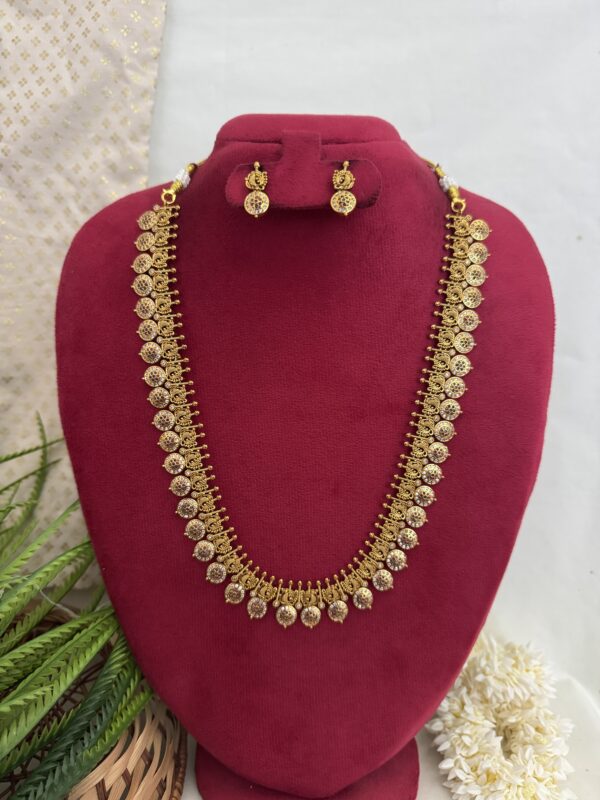 Aaradhya Traditional Haram