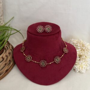 Sakhi 5 Petal Shine Necklace