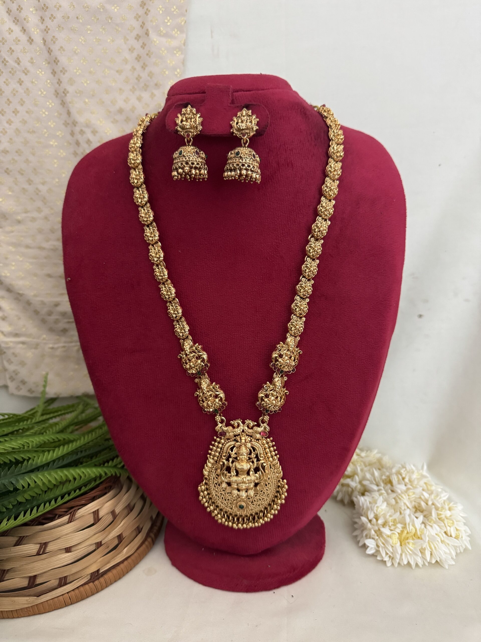 Divya Lakshmi Nagas Haram