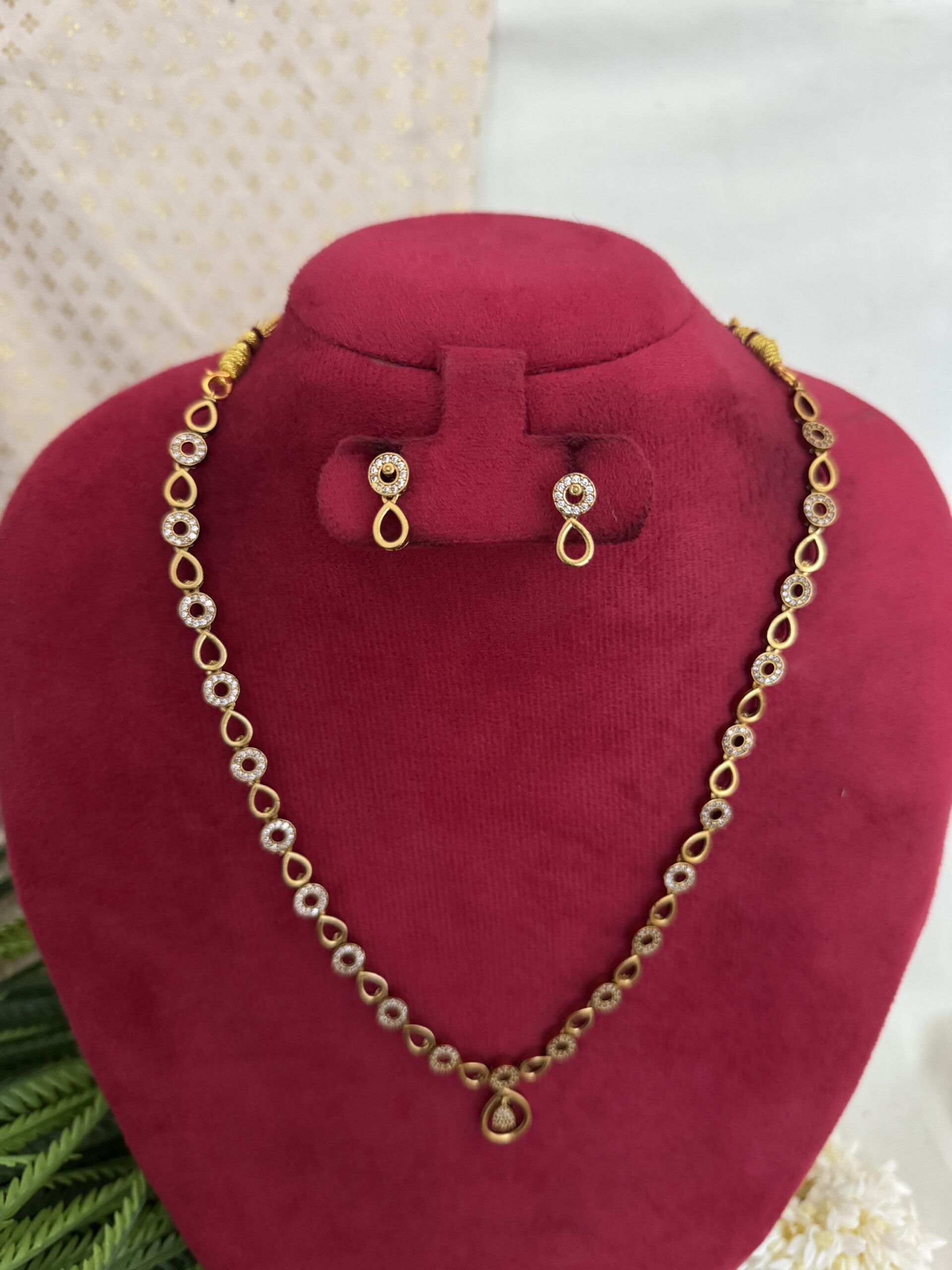 Aarvi Teardrop Diamond Haram - Image 3