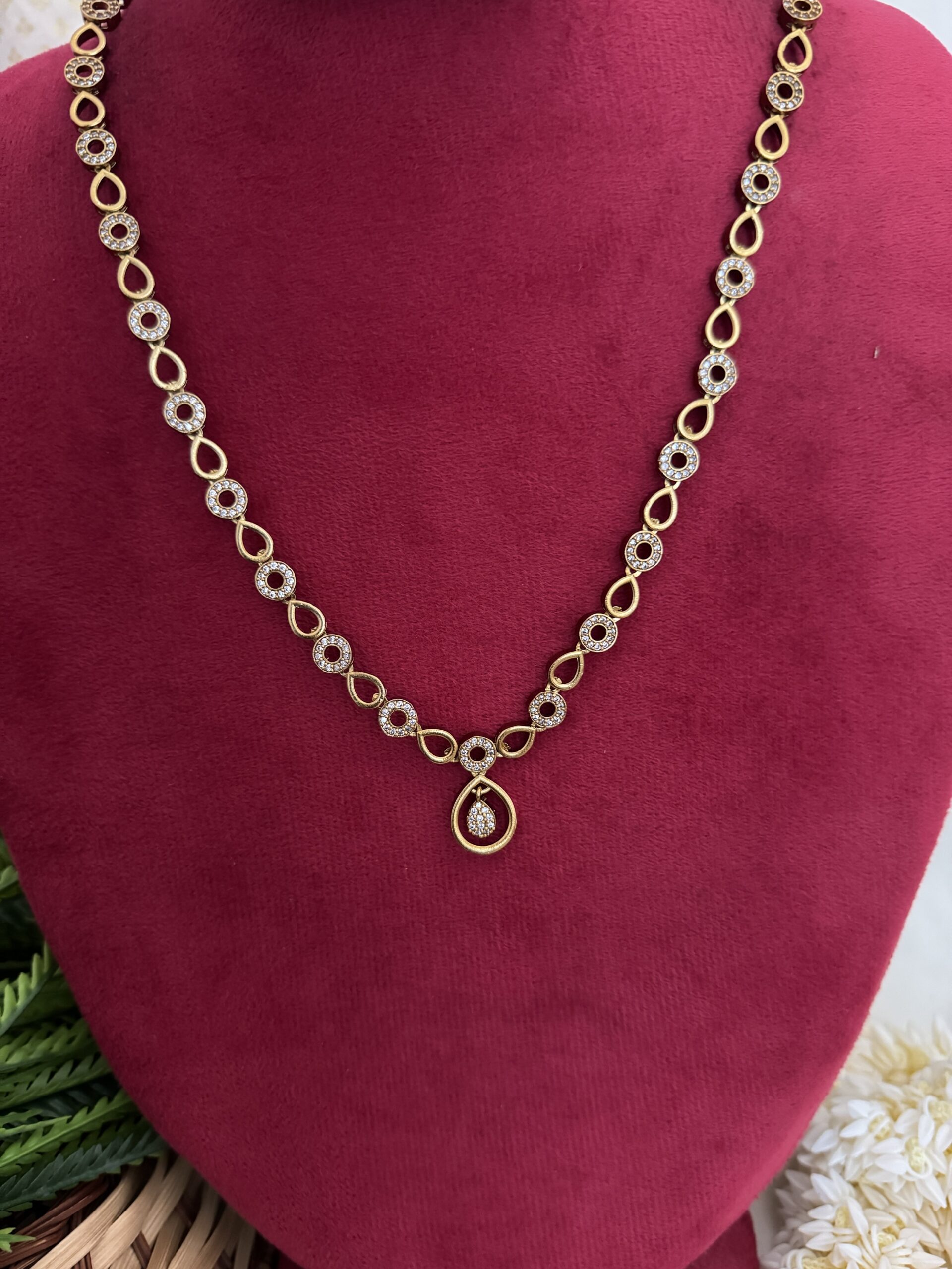 Aarvi Teardrop Diamond Haram - Image 2