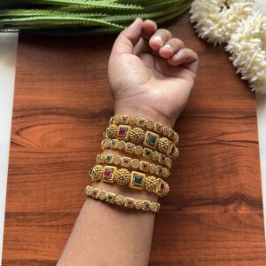 Kumkum Hastha Bangles 2/6