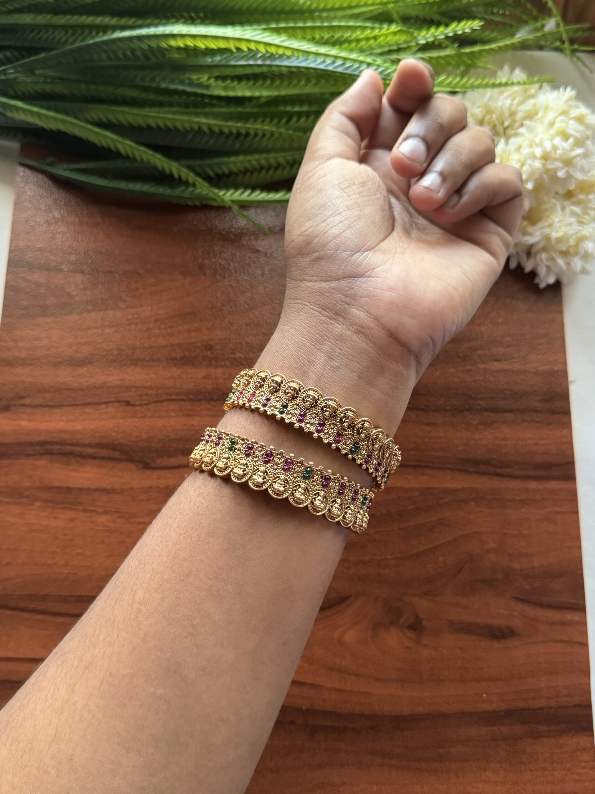 Royal Lakshmi Coin Bangles 2/8