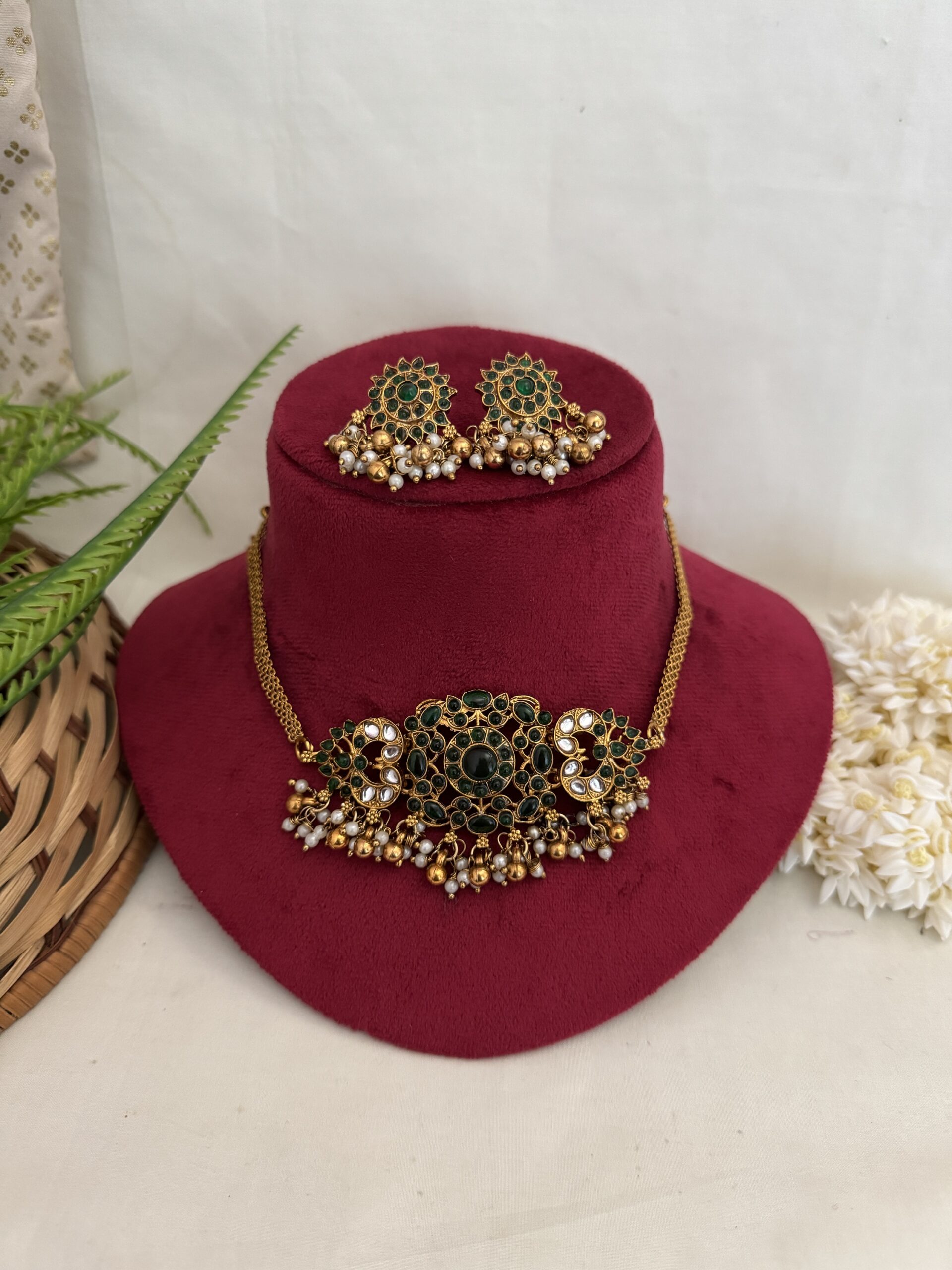 Anika Budget Choker – Green