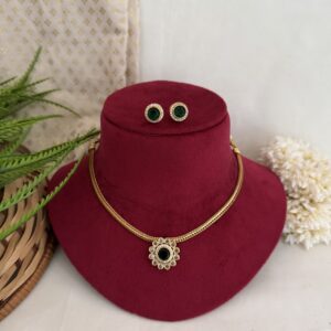 Petite Regal Pendant Set - Green