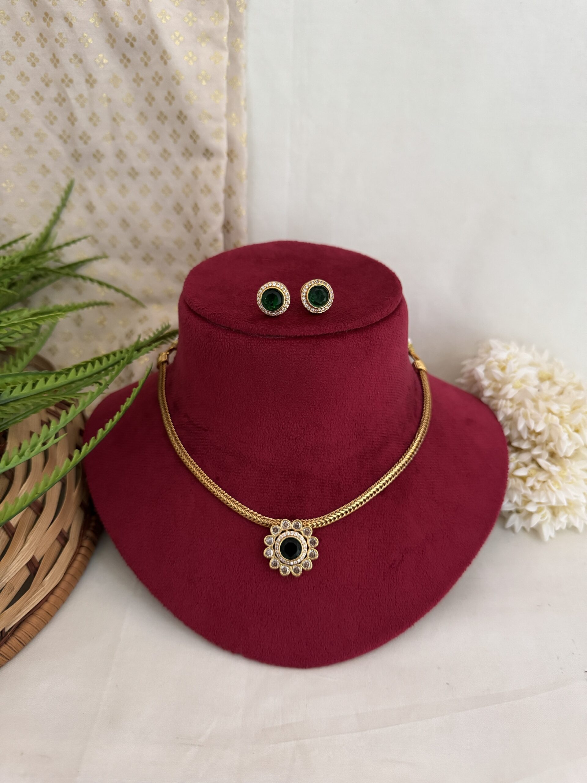 Petite Regal Pendant Set - Green