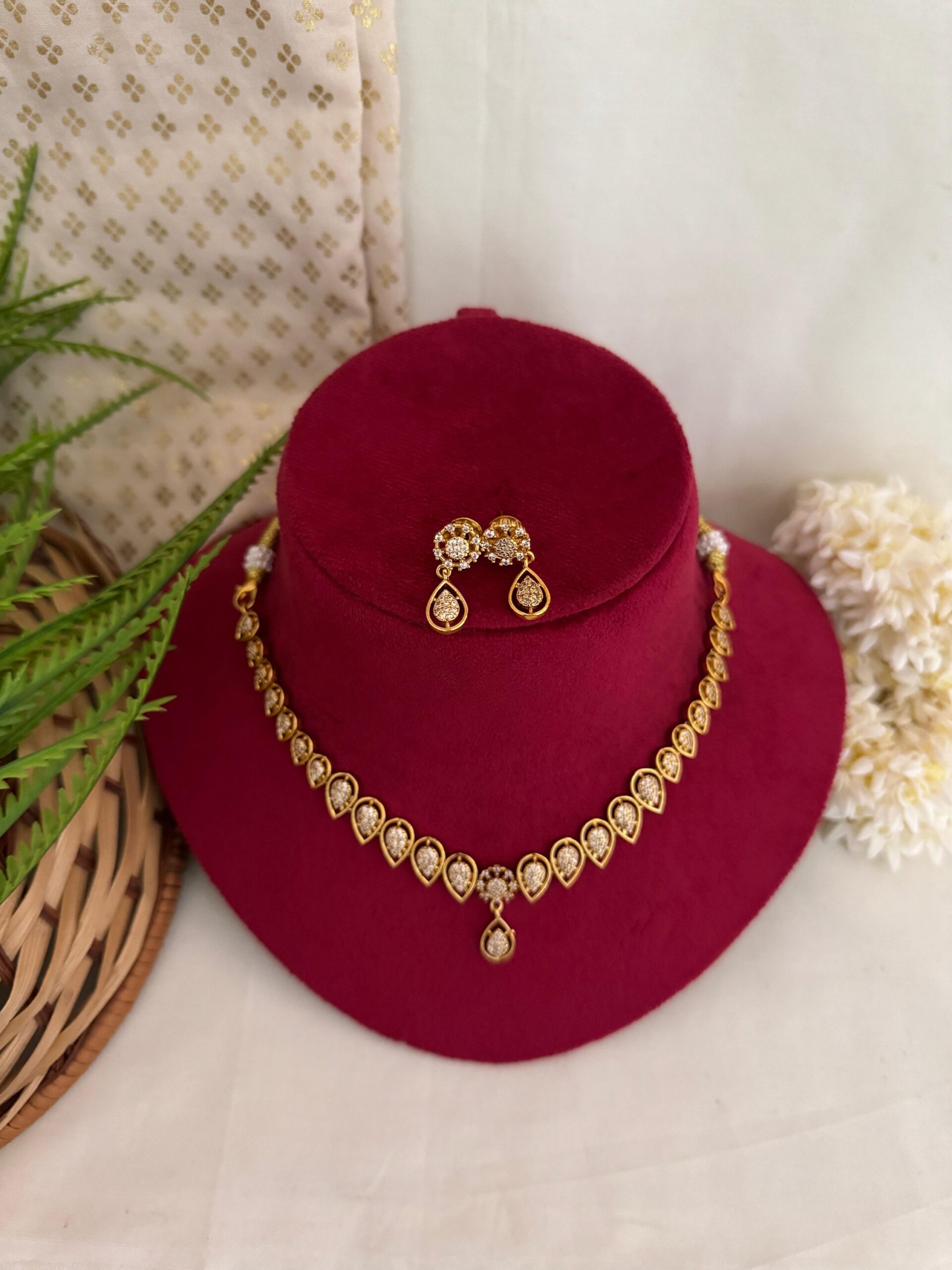 Dewdrop Elegance - Image 2