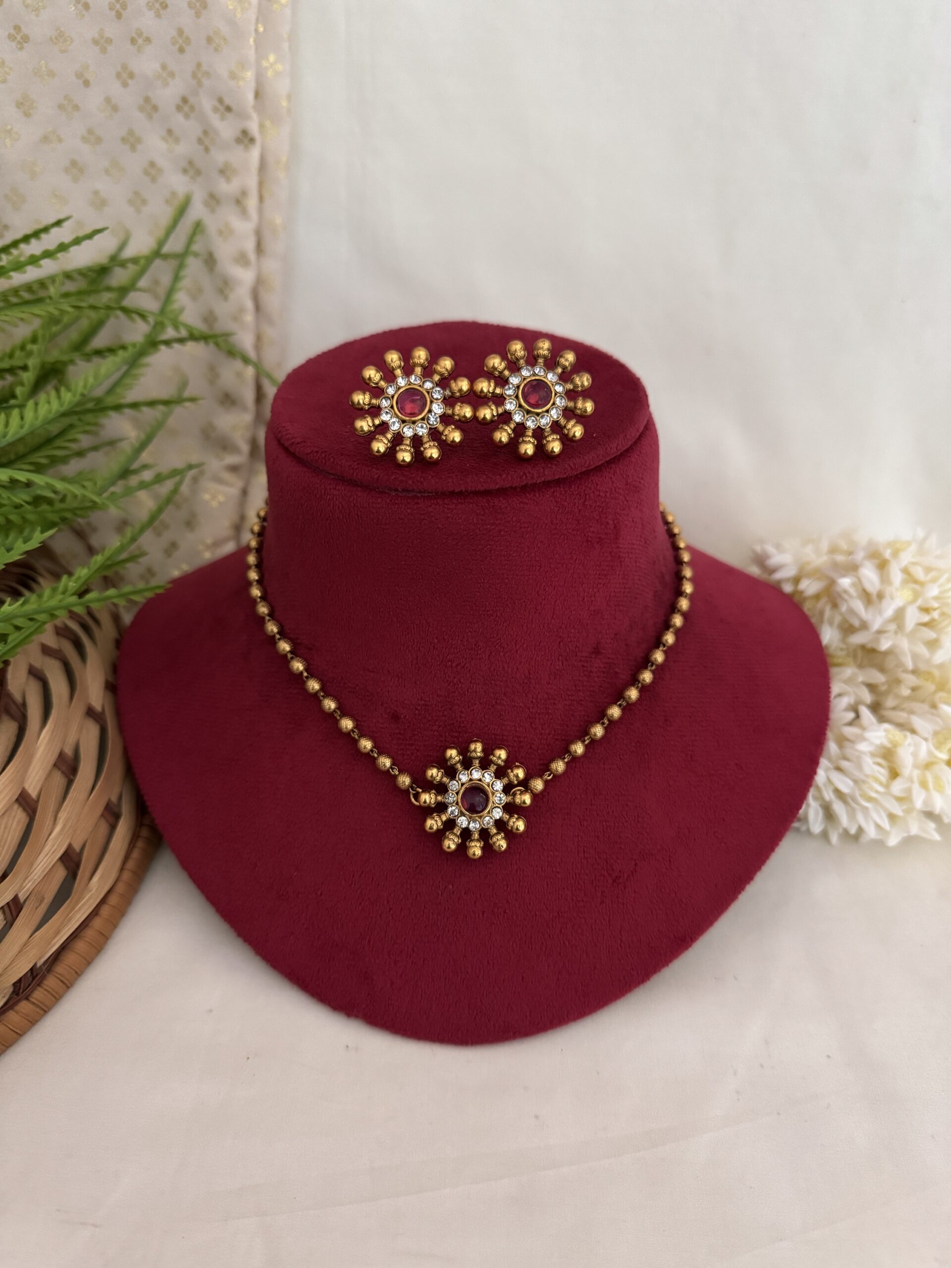 Golden Beaded Choker ( Round ) - Ruby
