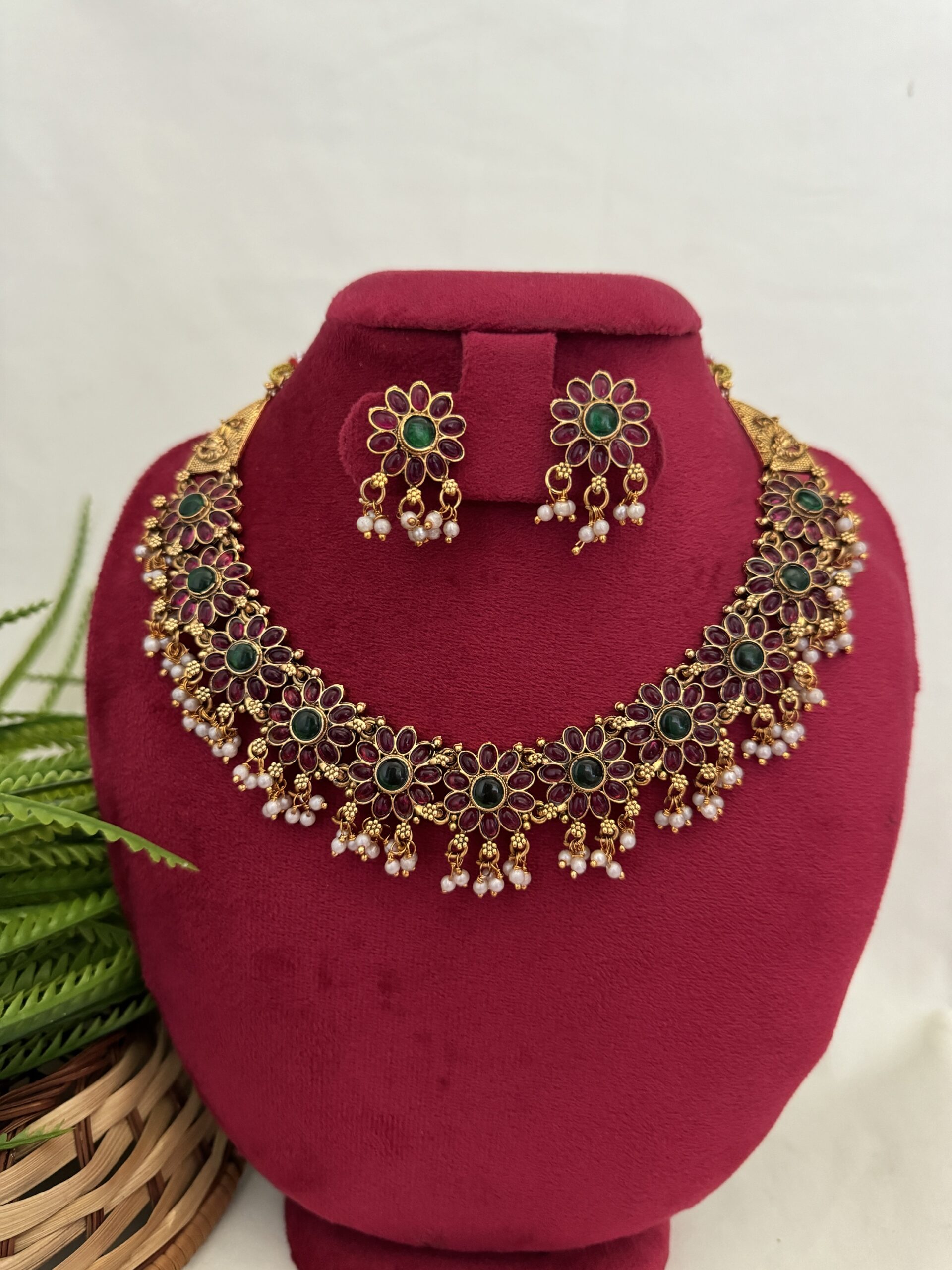 Flower Kemp Necklace