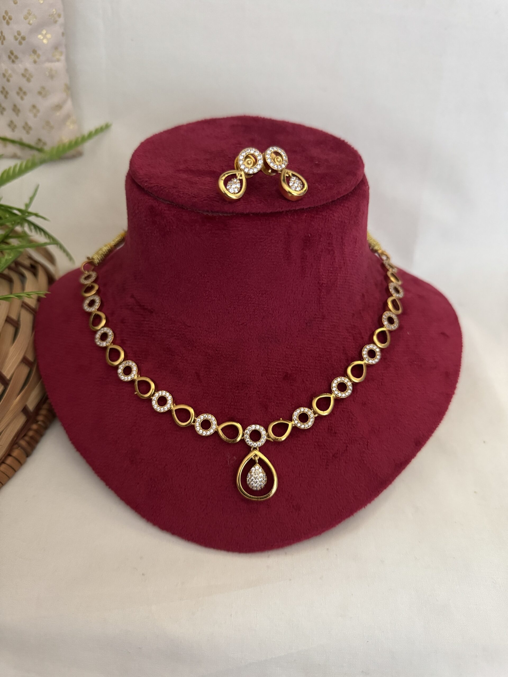 Aarvi Teardrop Diamond Necklace - Image 2