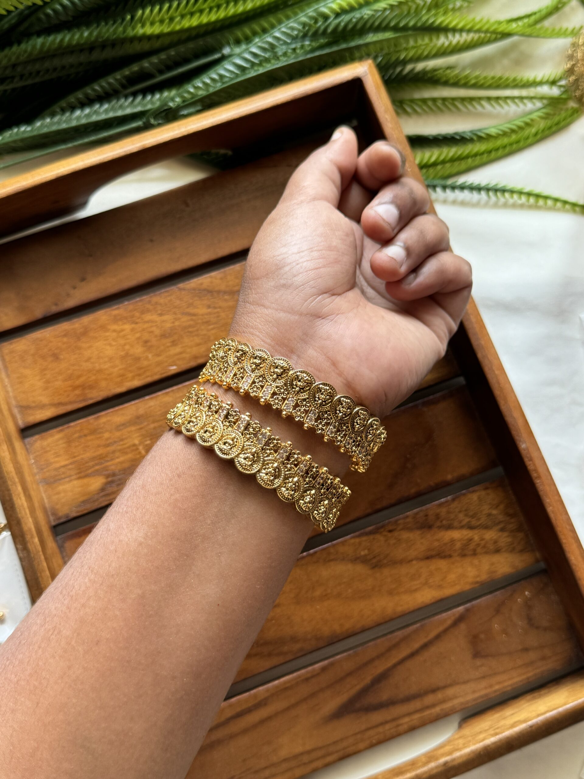 Premium Coin Bangle 2/4