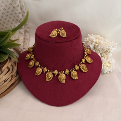 Choosing Sri Devi Maangai Necklace for a Complete Traditional Jewellery Look