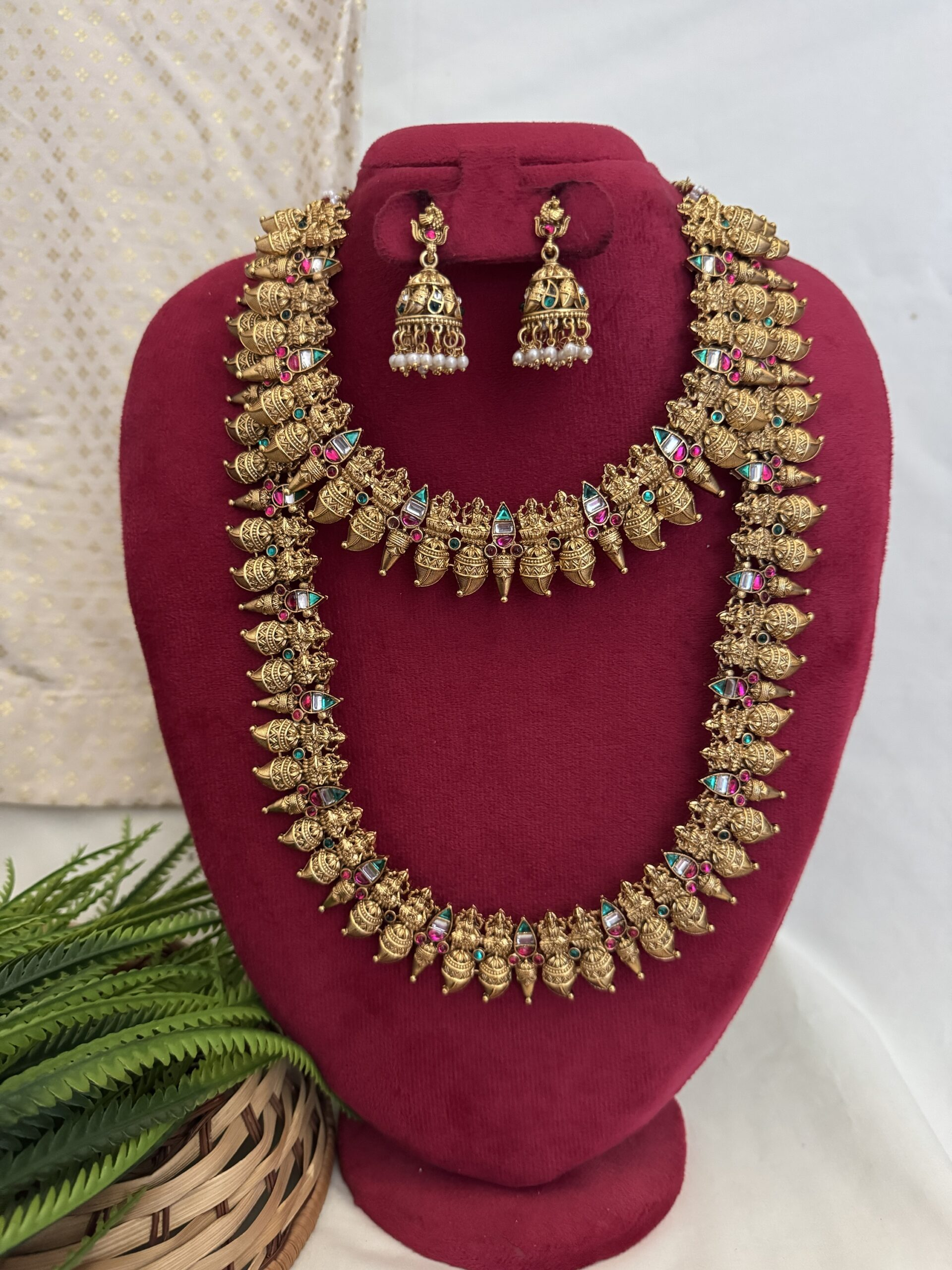 Ahana Inspired Bridal Set: A Perfect Blend of Elegance and Tradition