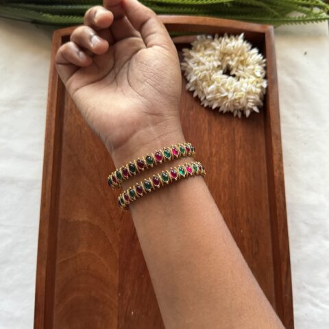 Mix Oval Elegance Bangles 2/4